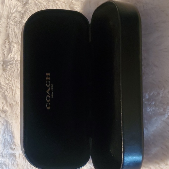 Black Coach sunglasses with original Coach case - Picture 4 of 5